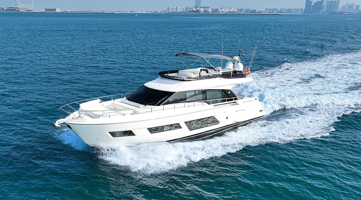 Ferretti 670